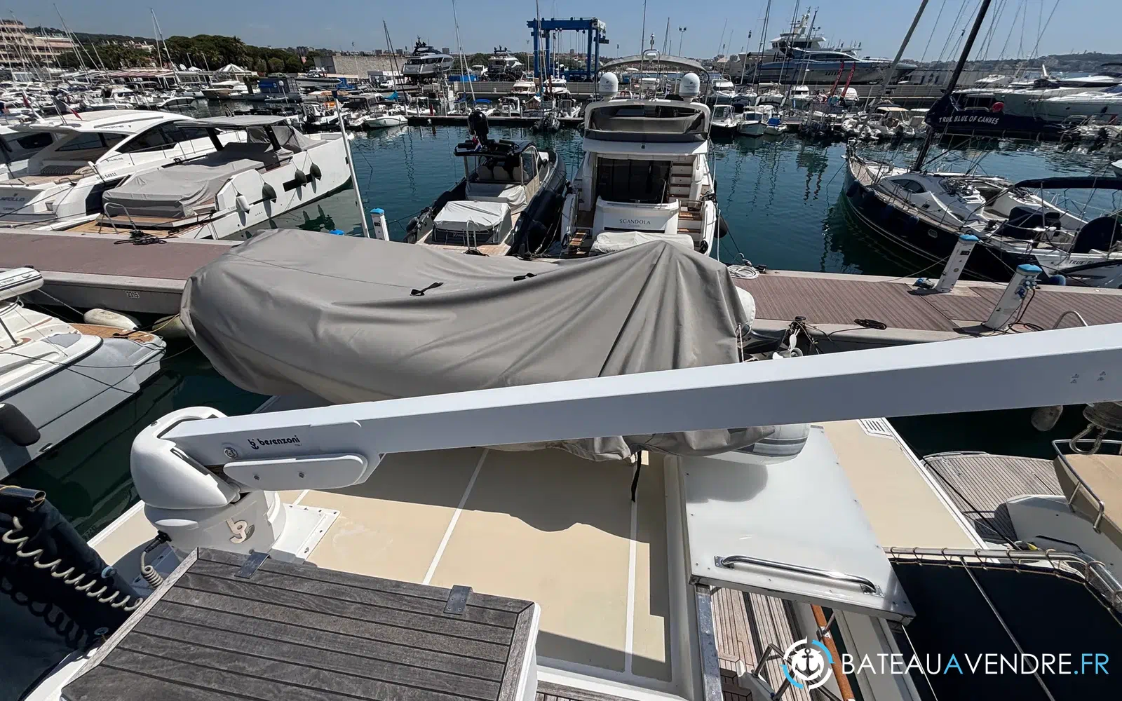 slider 47 Grand Banks 52 Europa