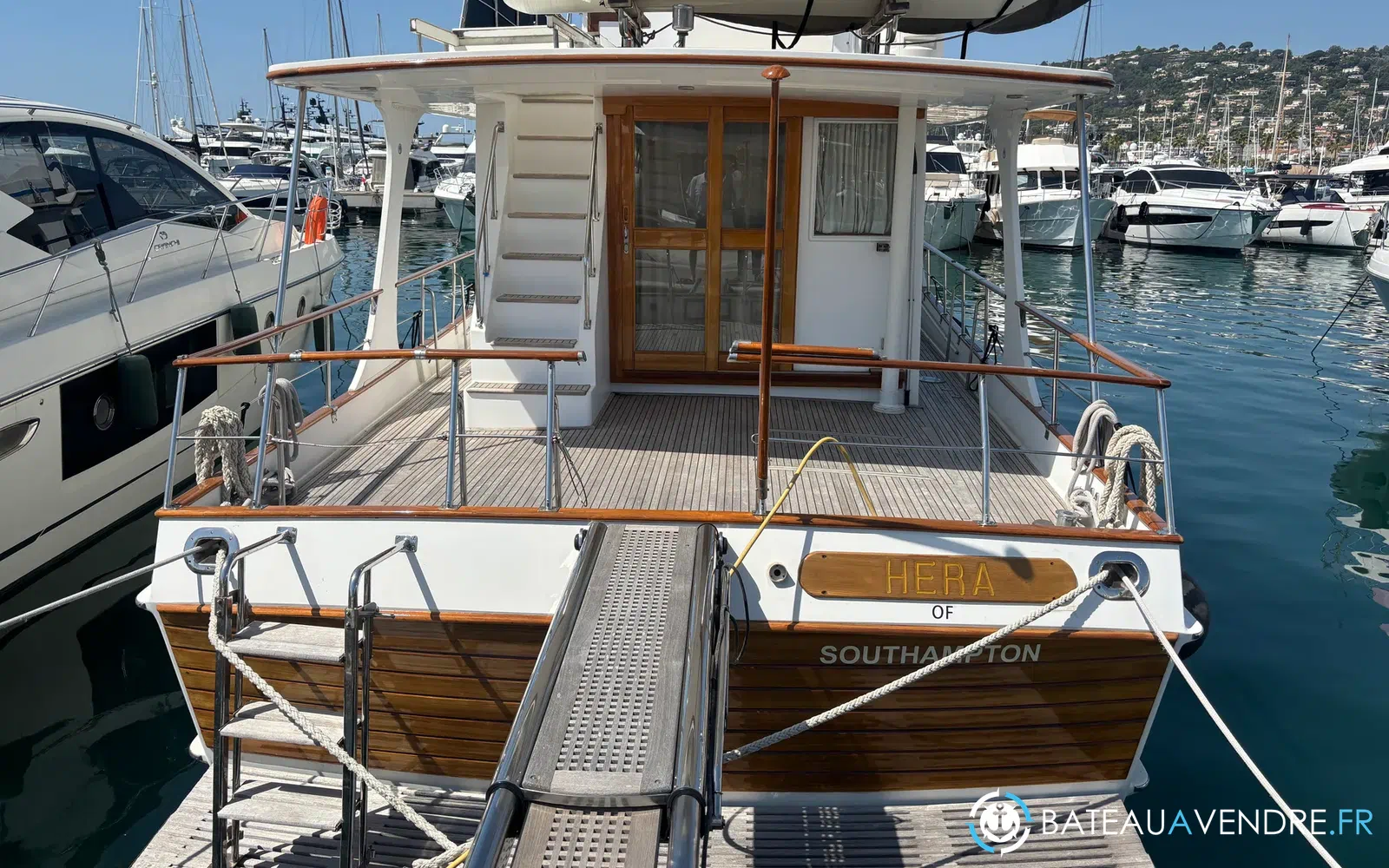 slider 4 Grand Banks 52 Europa