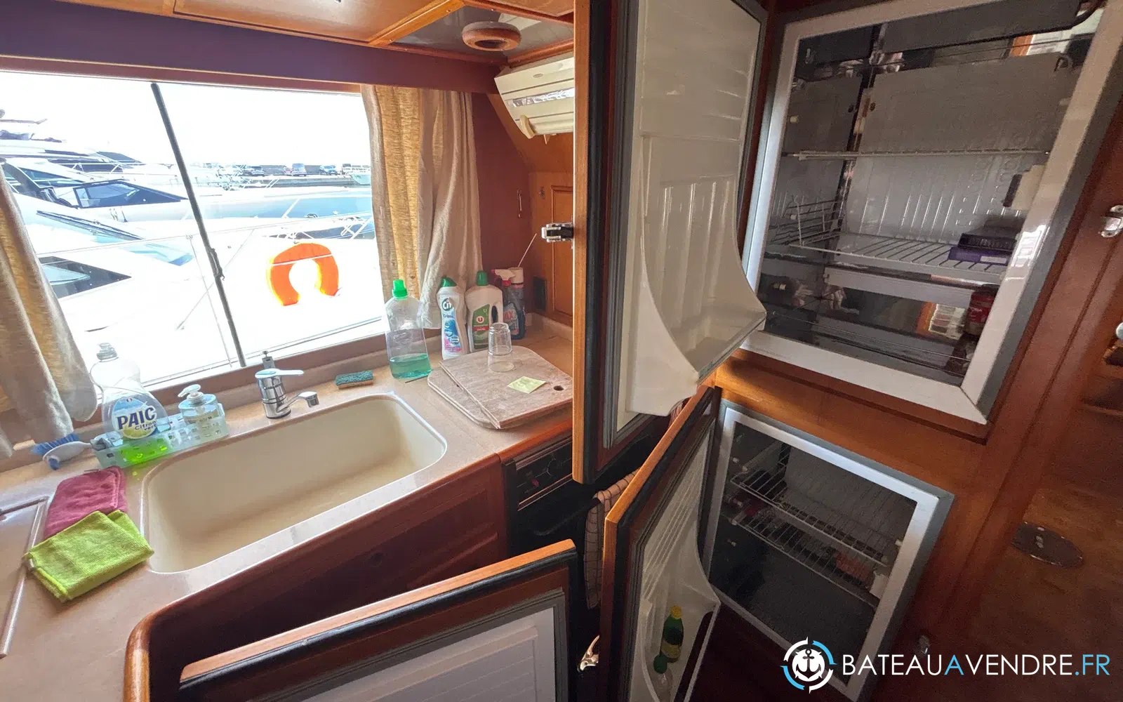 slider 8 Grand Banks 52 Europa