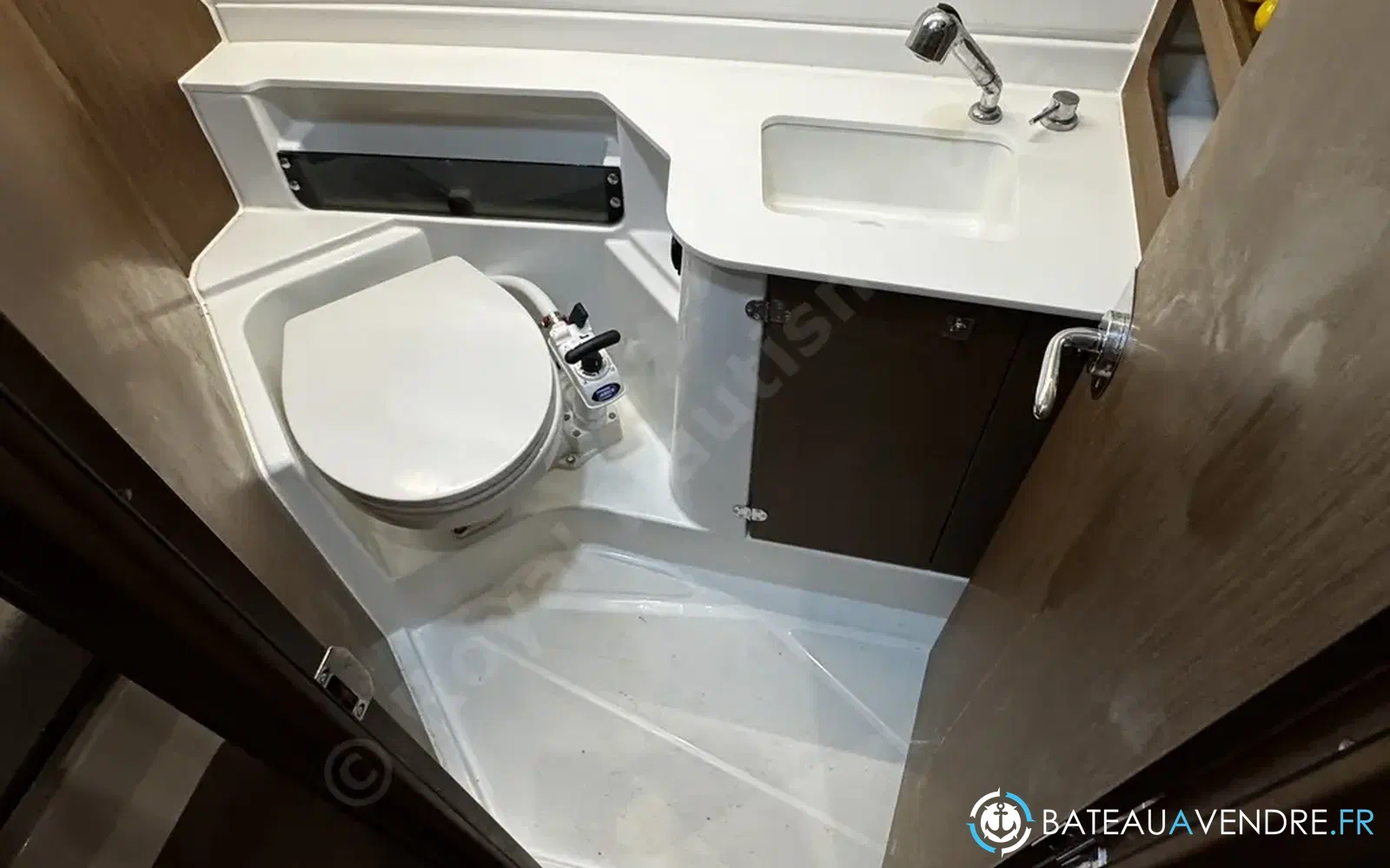 slider 19 Beneteau Antares 9 OB