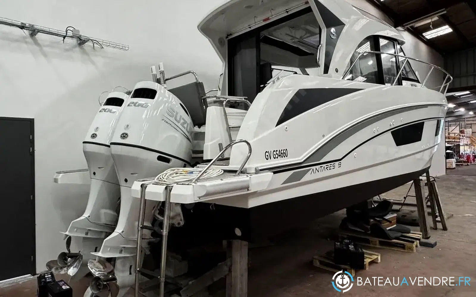slider 2 Beneteau Antares 9 OB