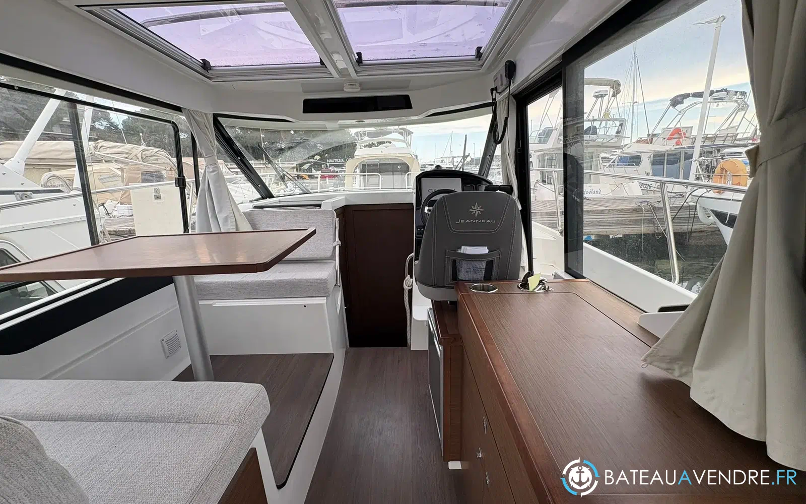 slider 6 Jeanneau Merry Fisher 895