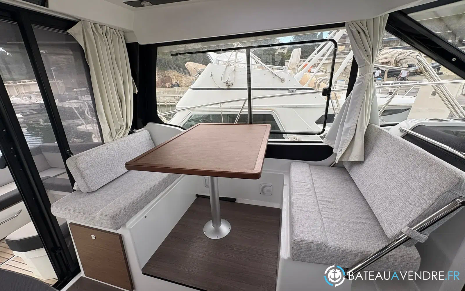 slider 8 Jeanneau Merry Fisher 895