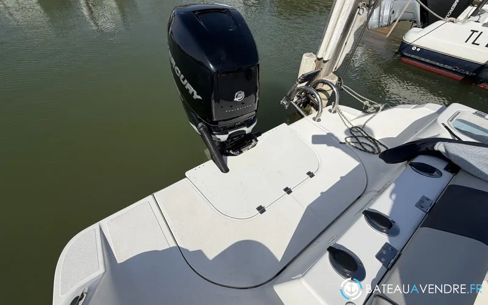 slider 16 Wellcraft Fisherman 242