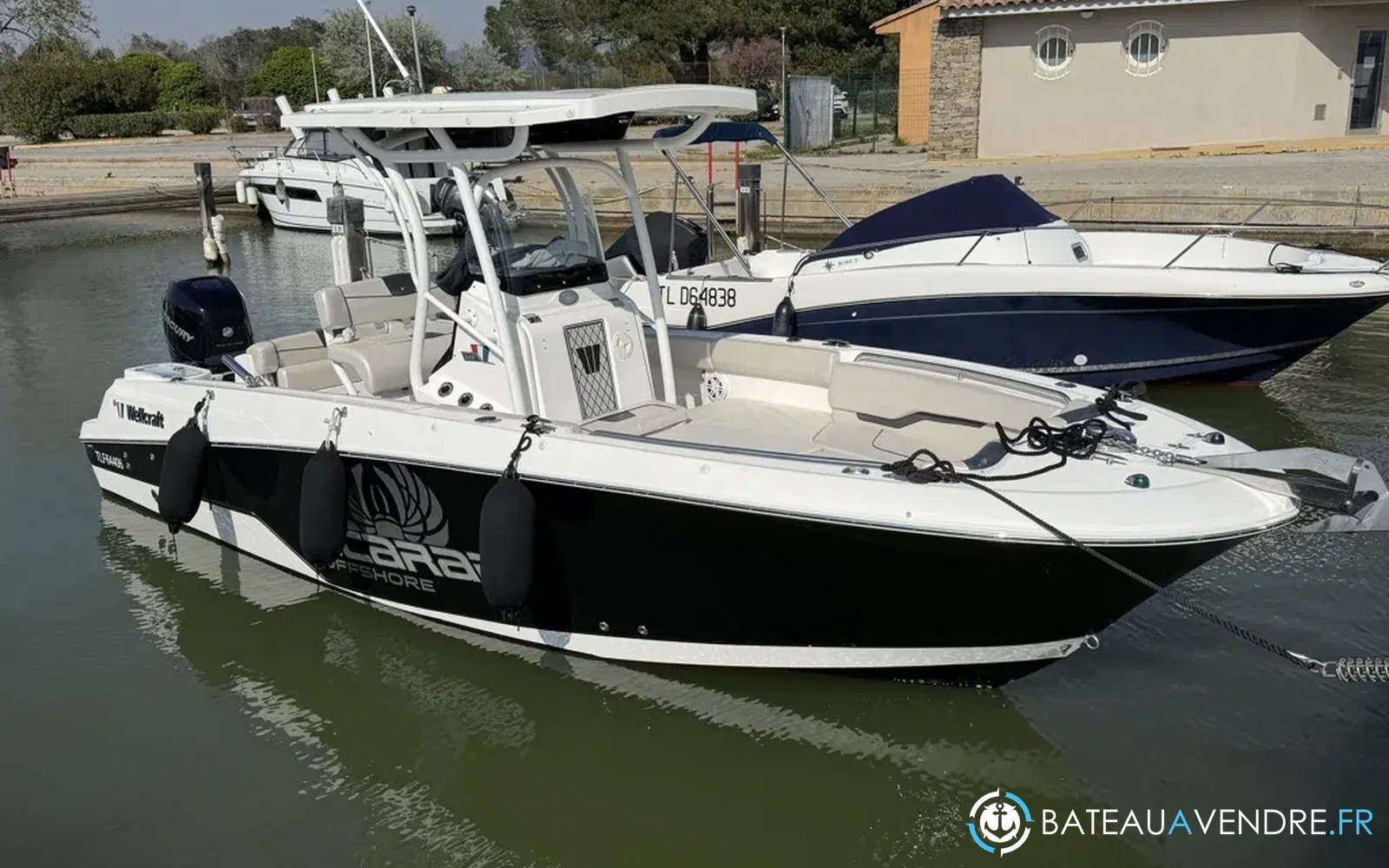 slider 1 Wellcraft Fisherman 242