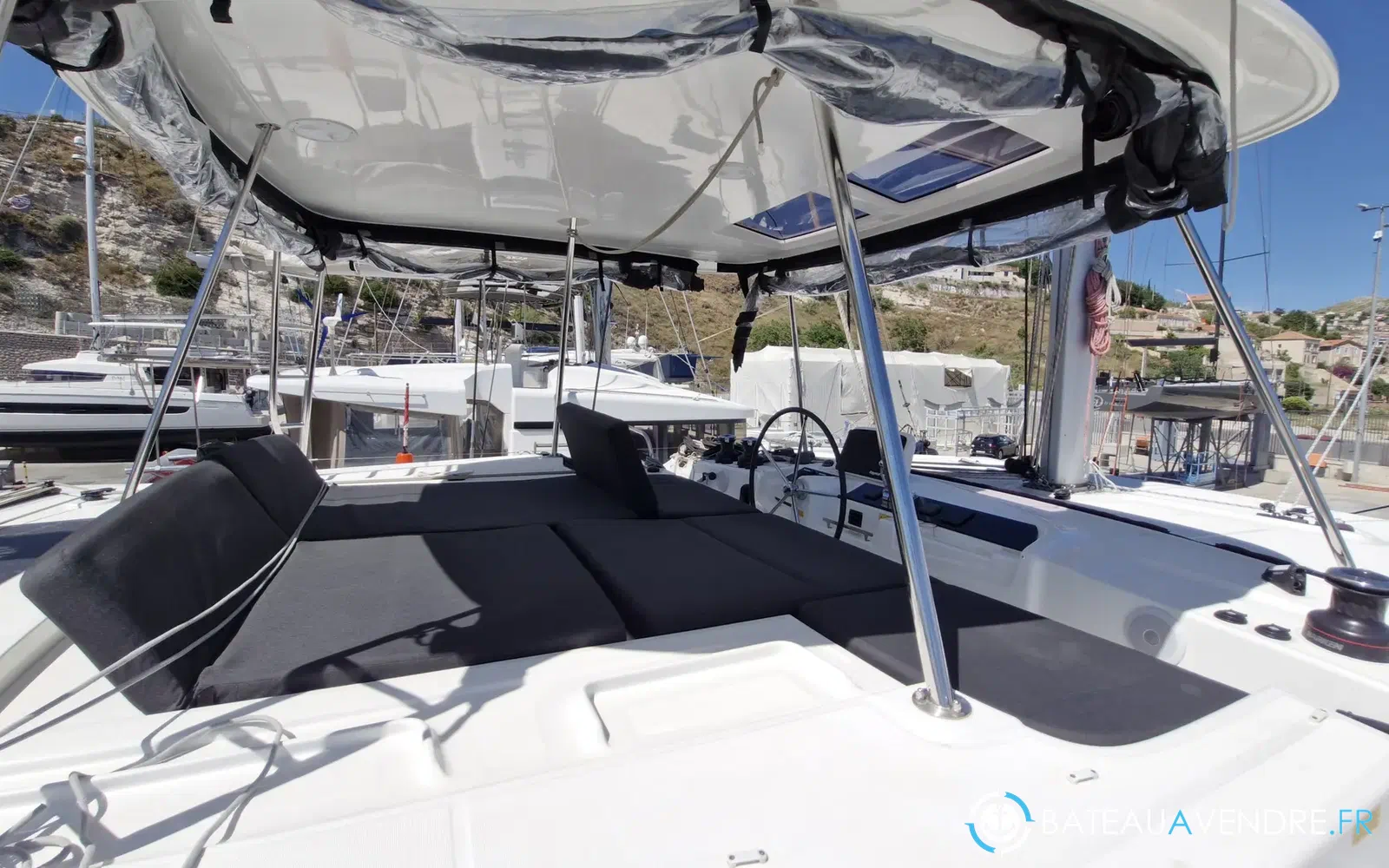slider 18 Lagoon 46
