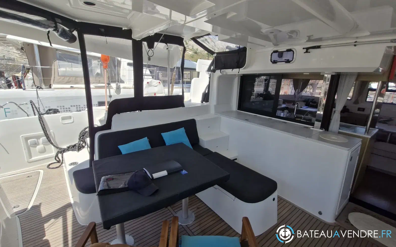 slider 32 Lagoon 46