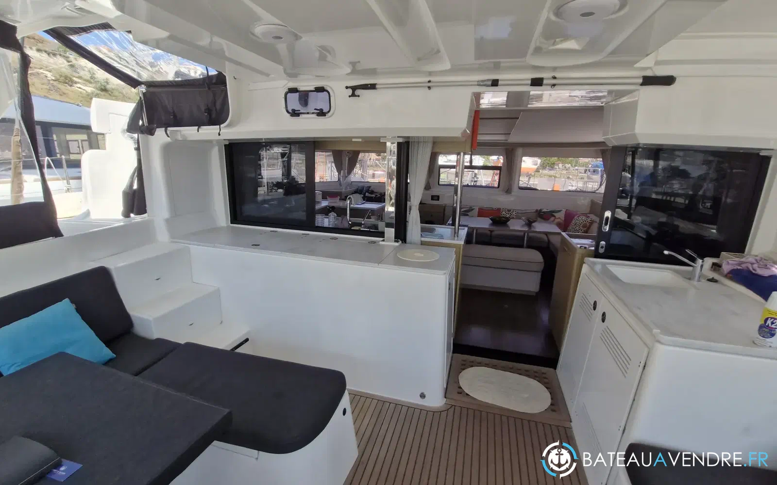 slider 33 Lagoon 46