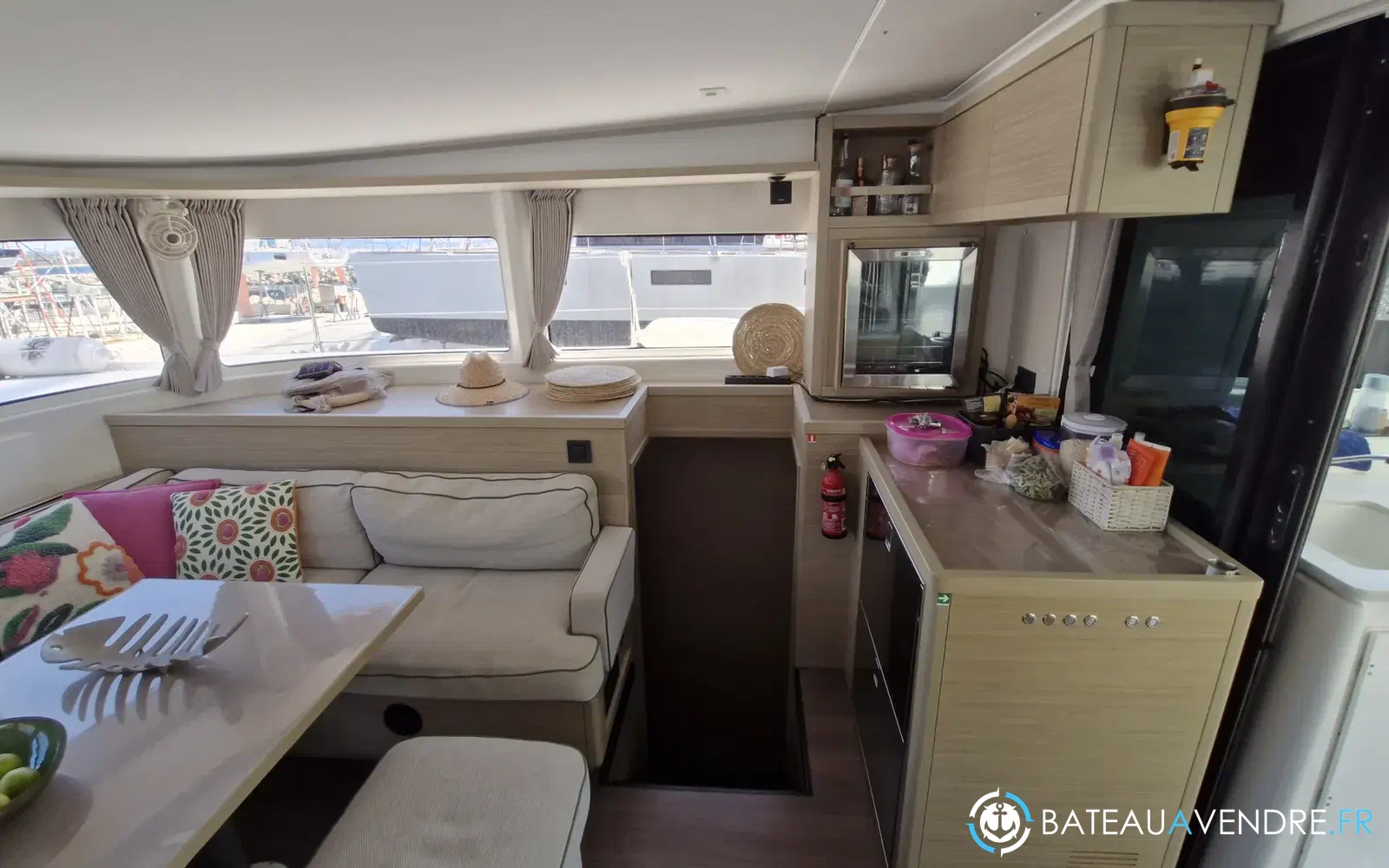 slider 36 Lagoon 46