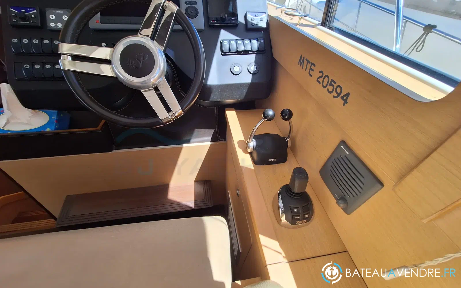slider 21 Beneteau Monte Carlo 47 Fly