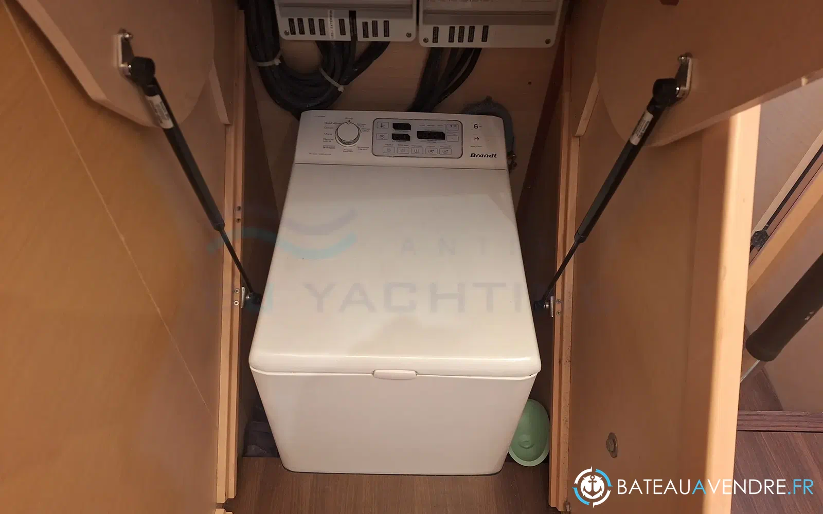 slider 26 Beneteau Monte Carlo 47 Fly