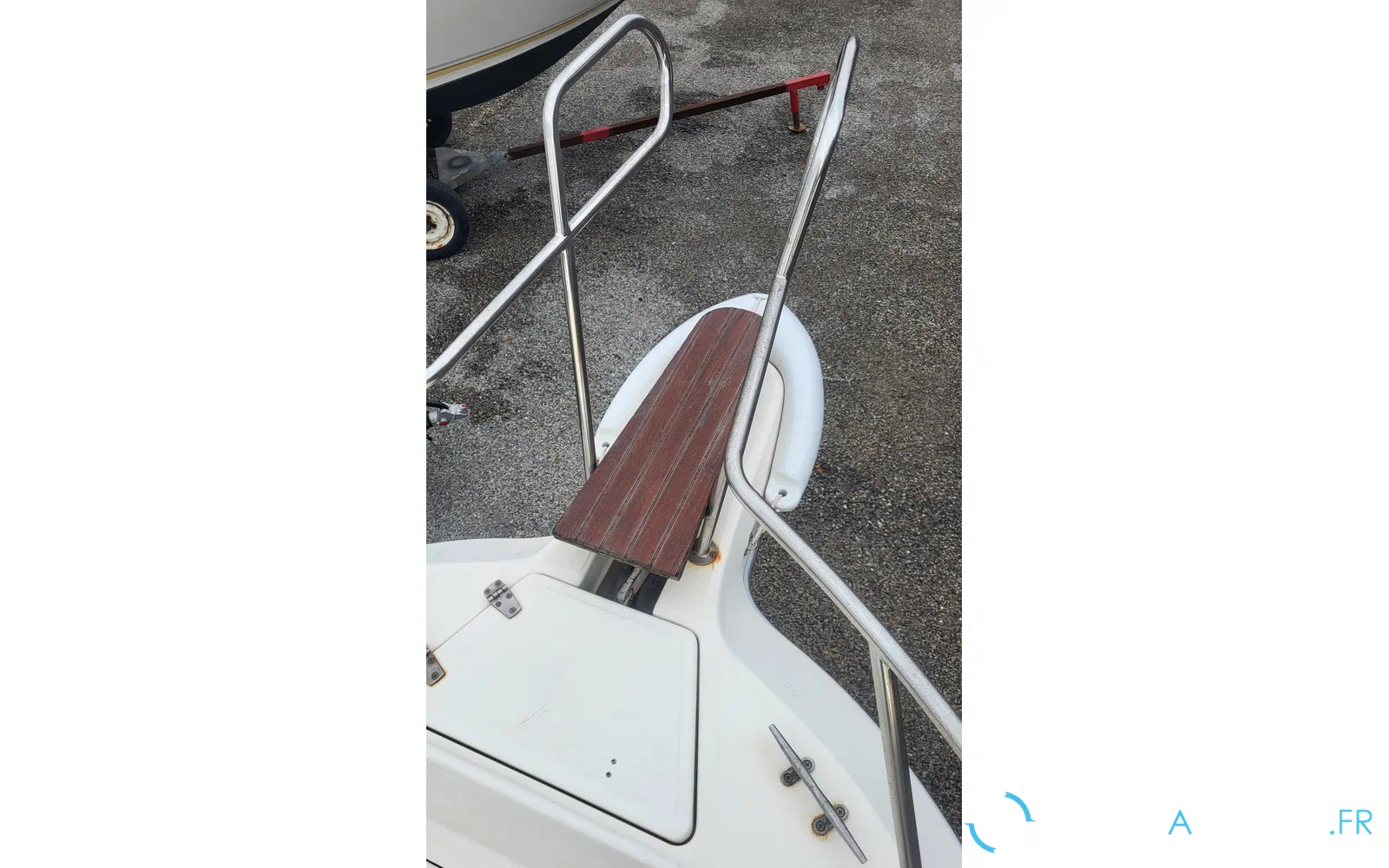 slider 4 Kelt White Shark 237