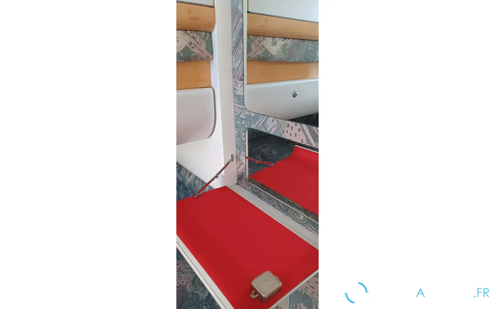 slider 13 Sealine 420