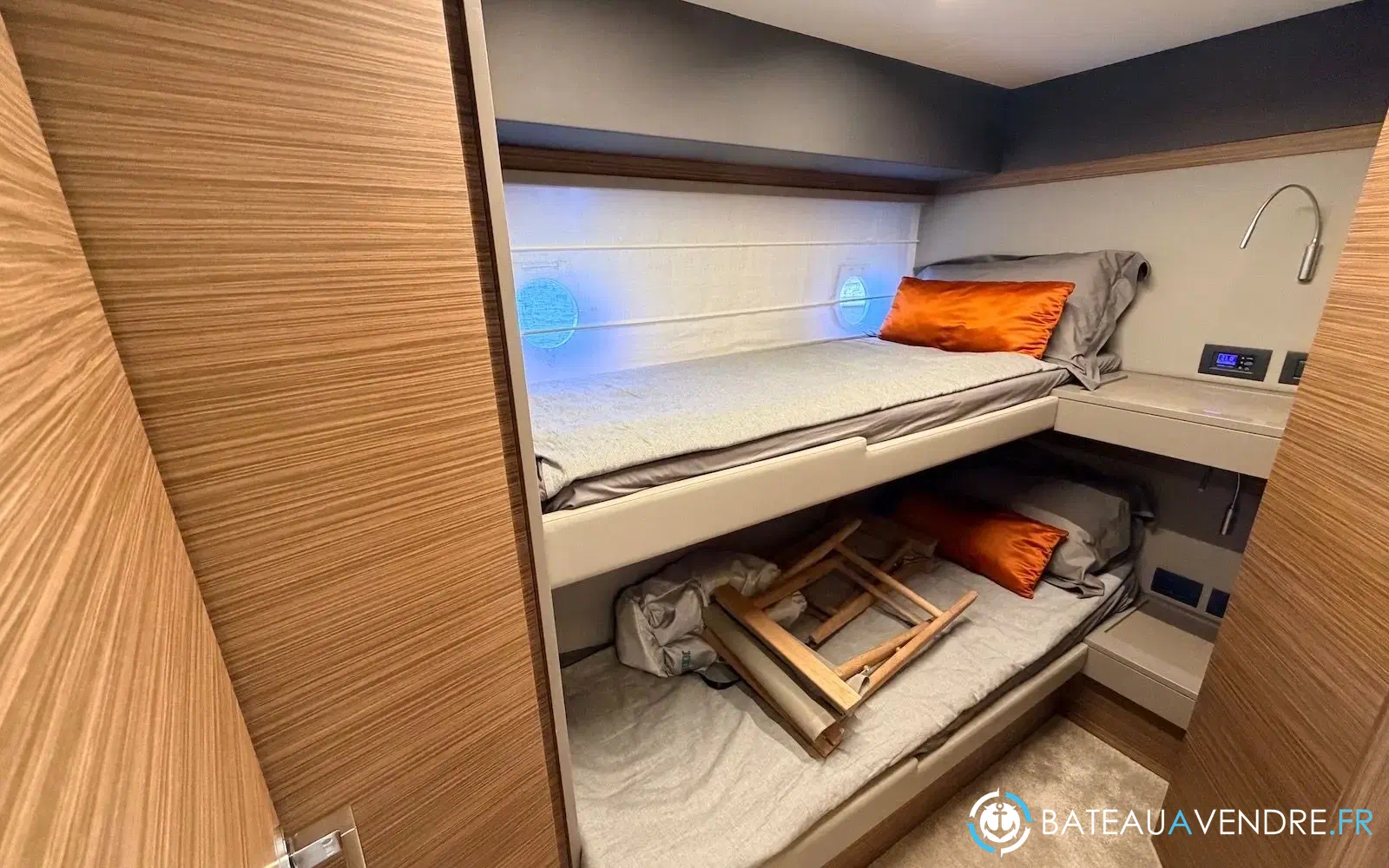 slider 17 Ferretti 450