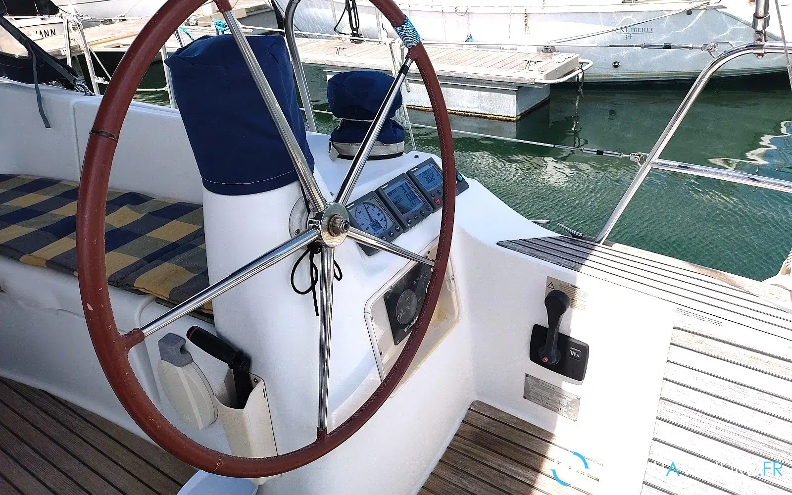 slider 27 Jeanneau Sun Odyssey 42 DS