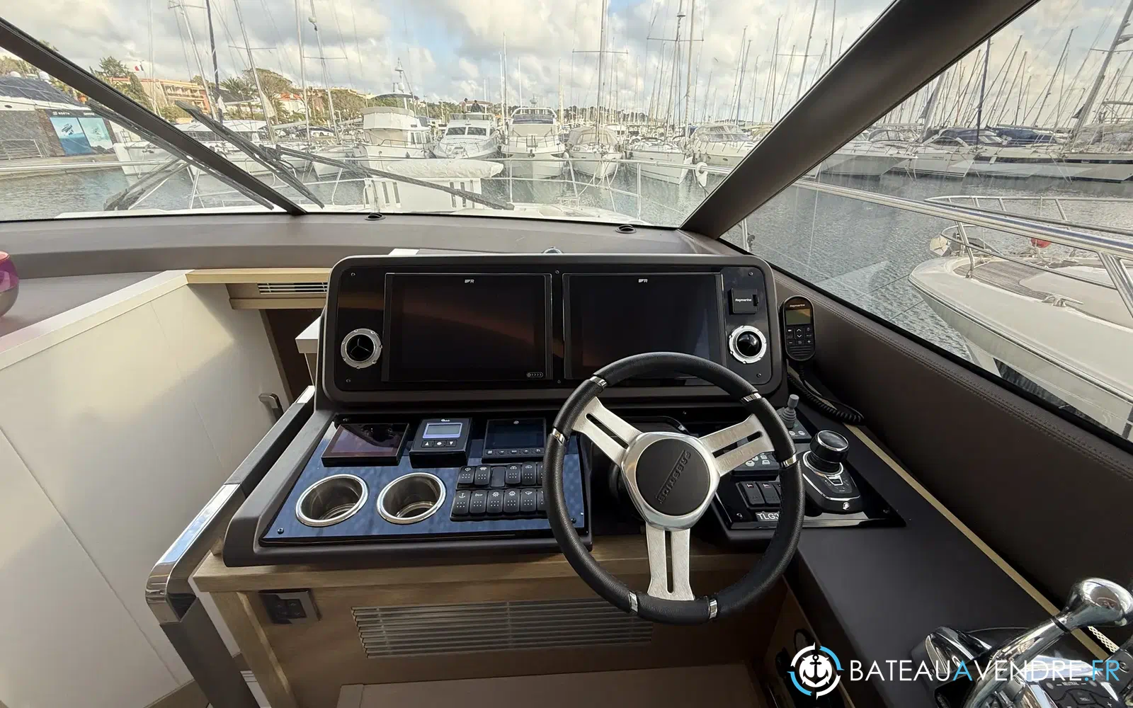 slider 9 Jeanneau Prestige 590