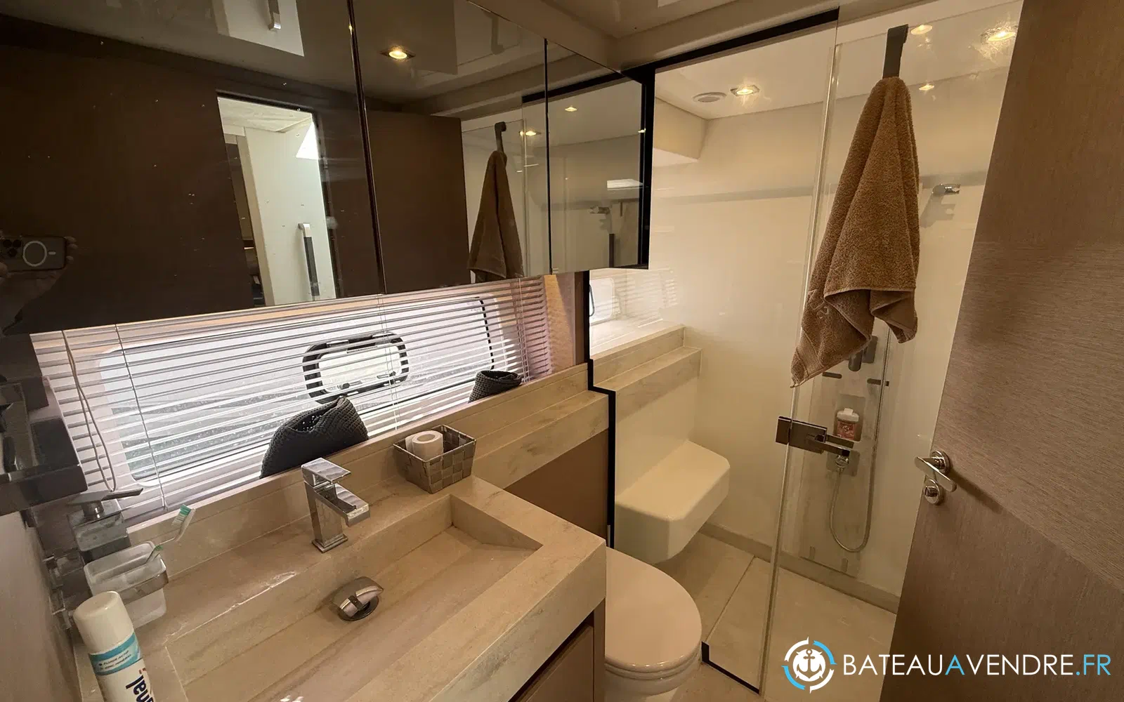 slider 13 Jeanneau Prestige 590