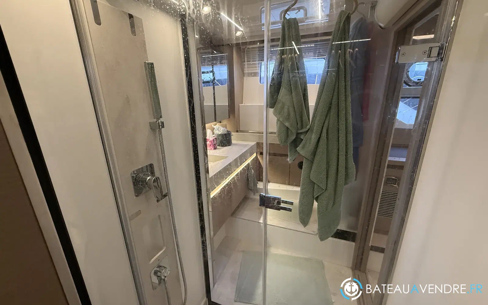slider 18 Jeanneau Prestige 590