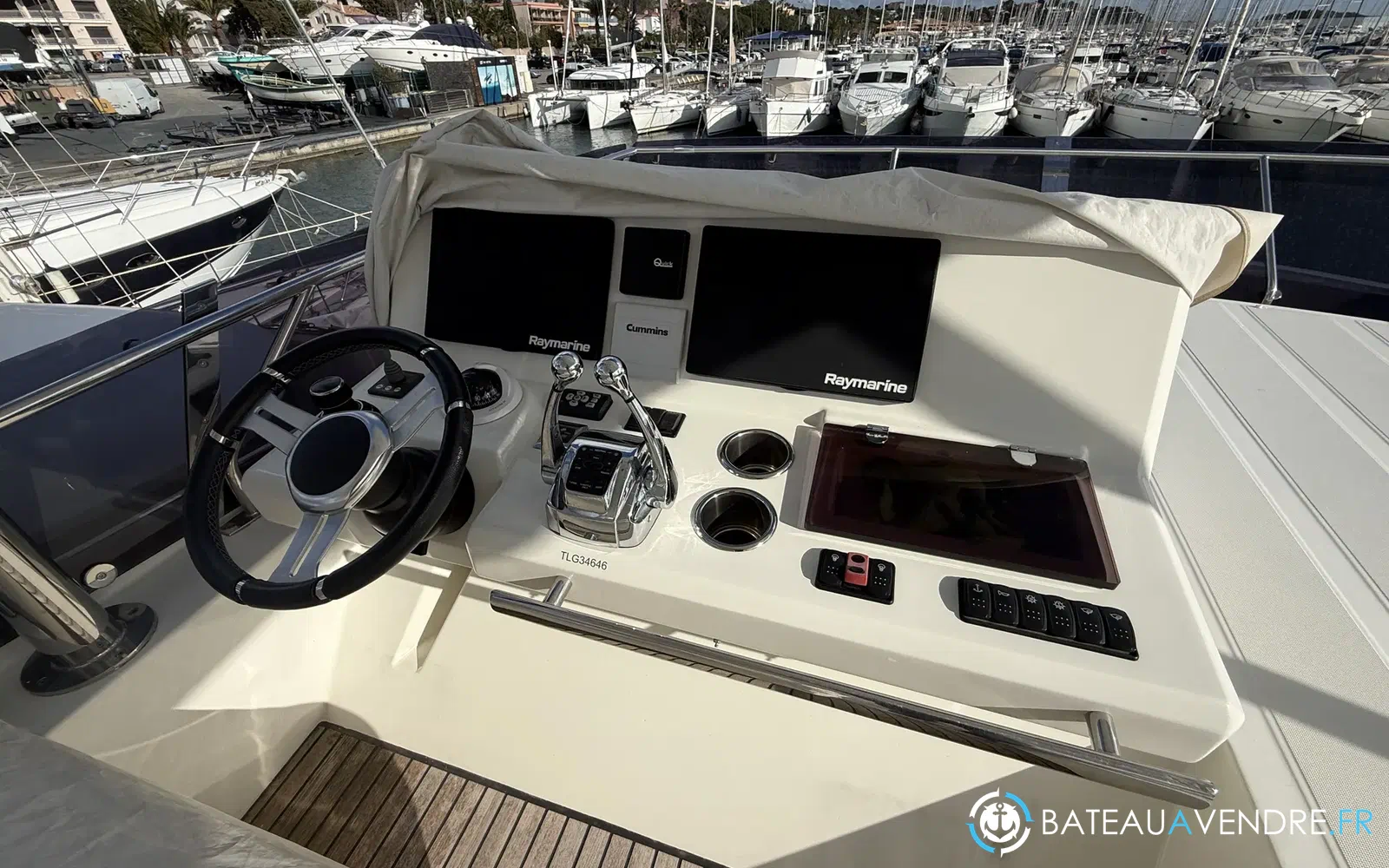slider 21 Jeanneau Prestige 590