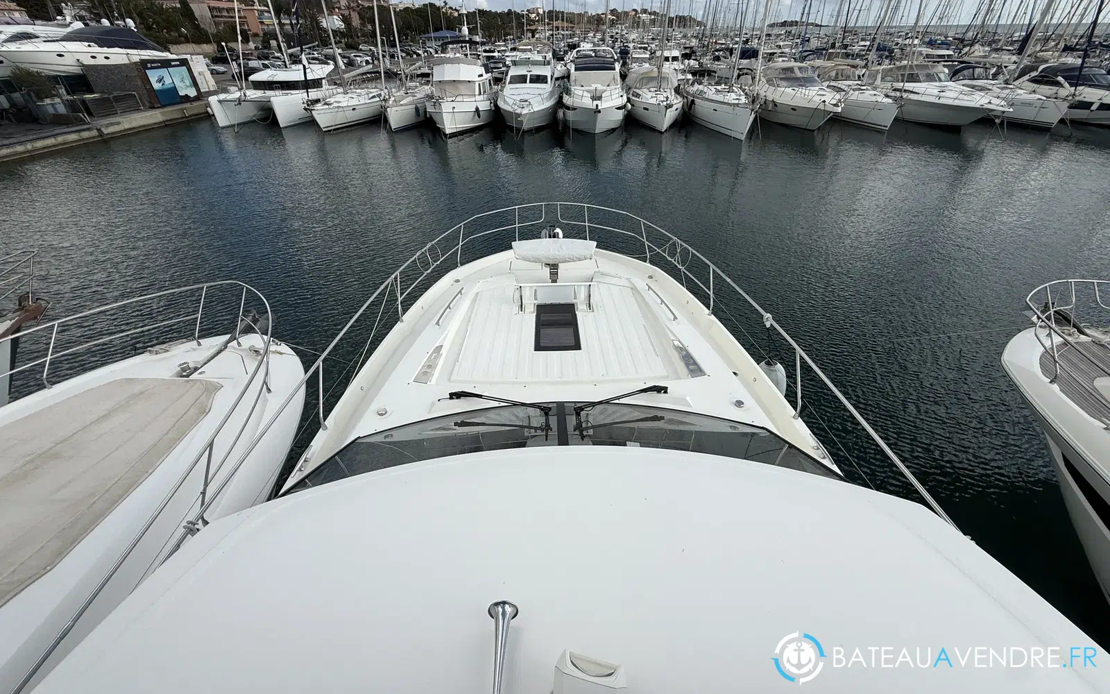 slider 26 Jeanneau Prestige 590