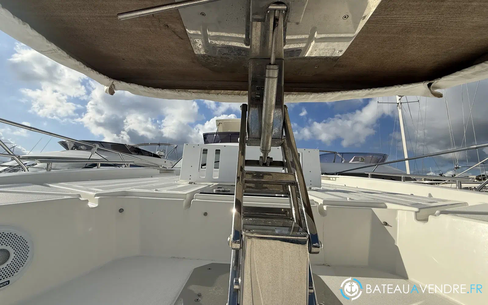 slider 27 Jeanneau Prestige 590
