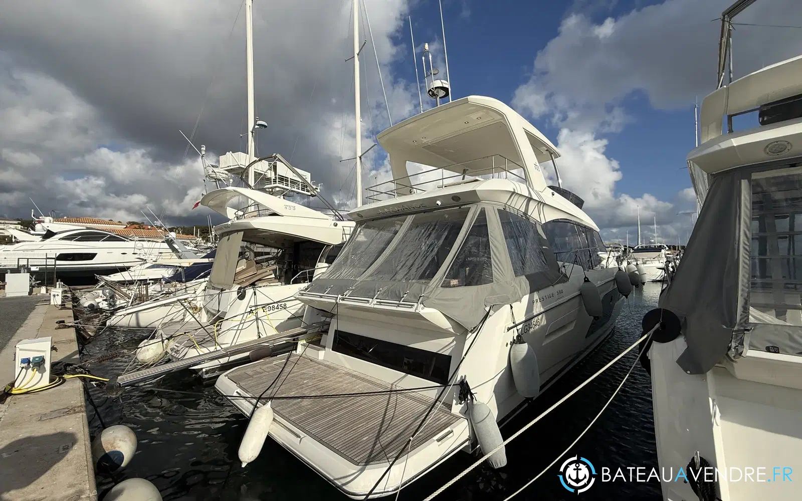 slider 2 Jeanneau Prestige 590