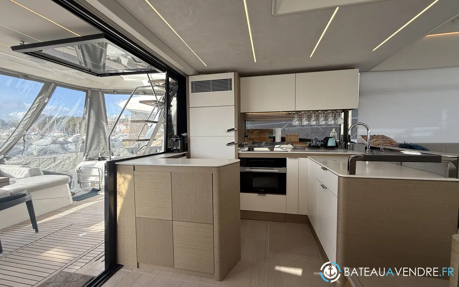 slider 7 Jeanneau Prestige 590