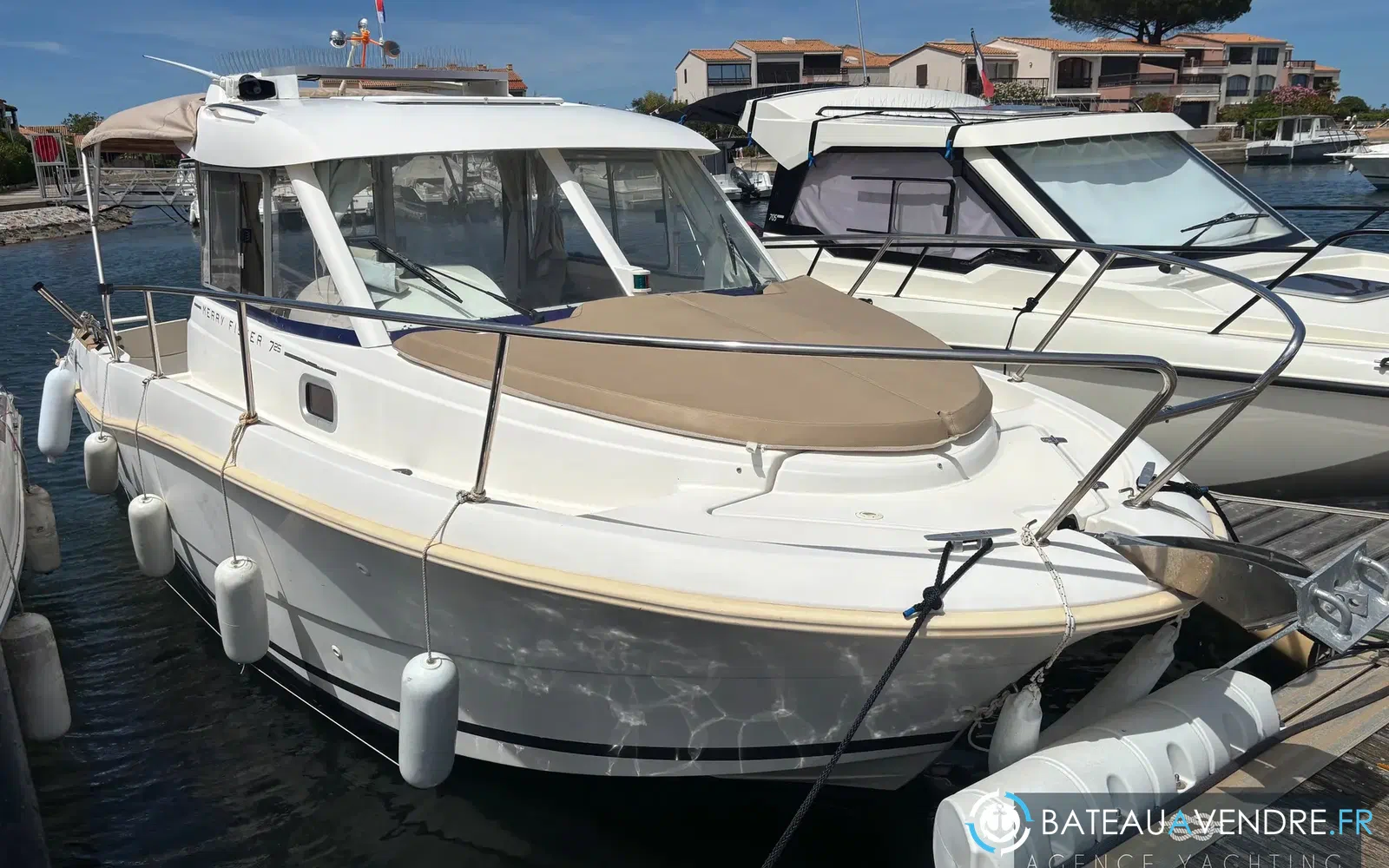 slider 0 Jeanneau Merry Fisher 725