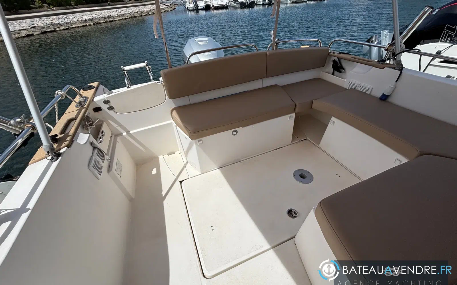 slider 18 Jeanneau Merry Fisher 725