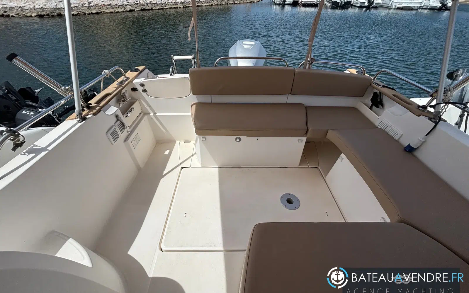 slider 19 Jeanneau Merry Fisher 725