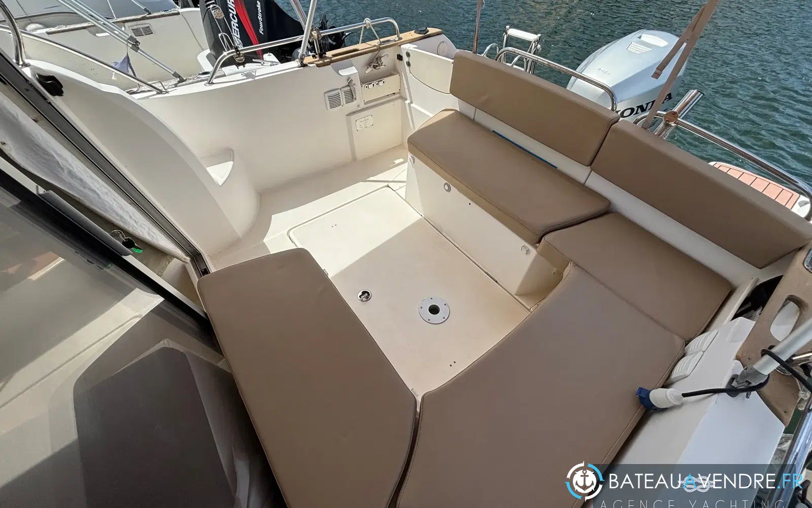 slider 20 Jeanneau Merry Fisher 725
