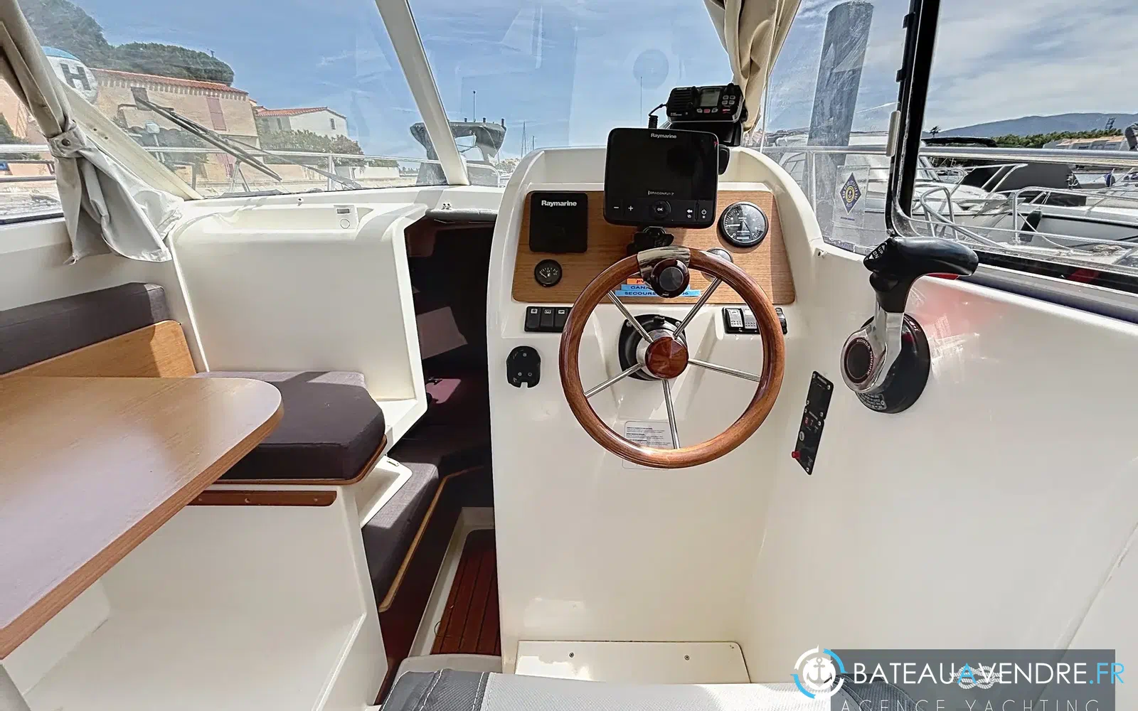 slider 3 Jeanneau Merry Fisher 725