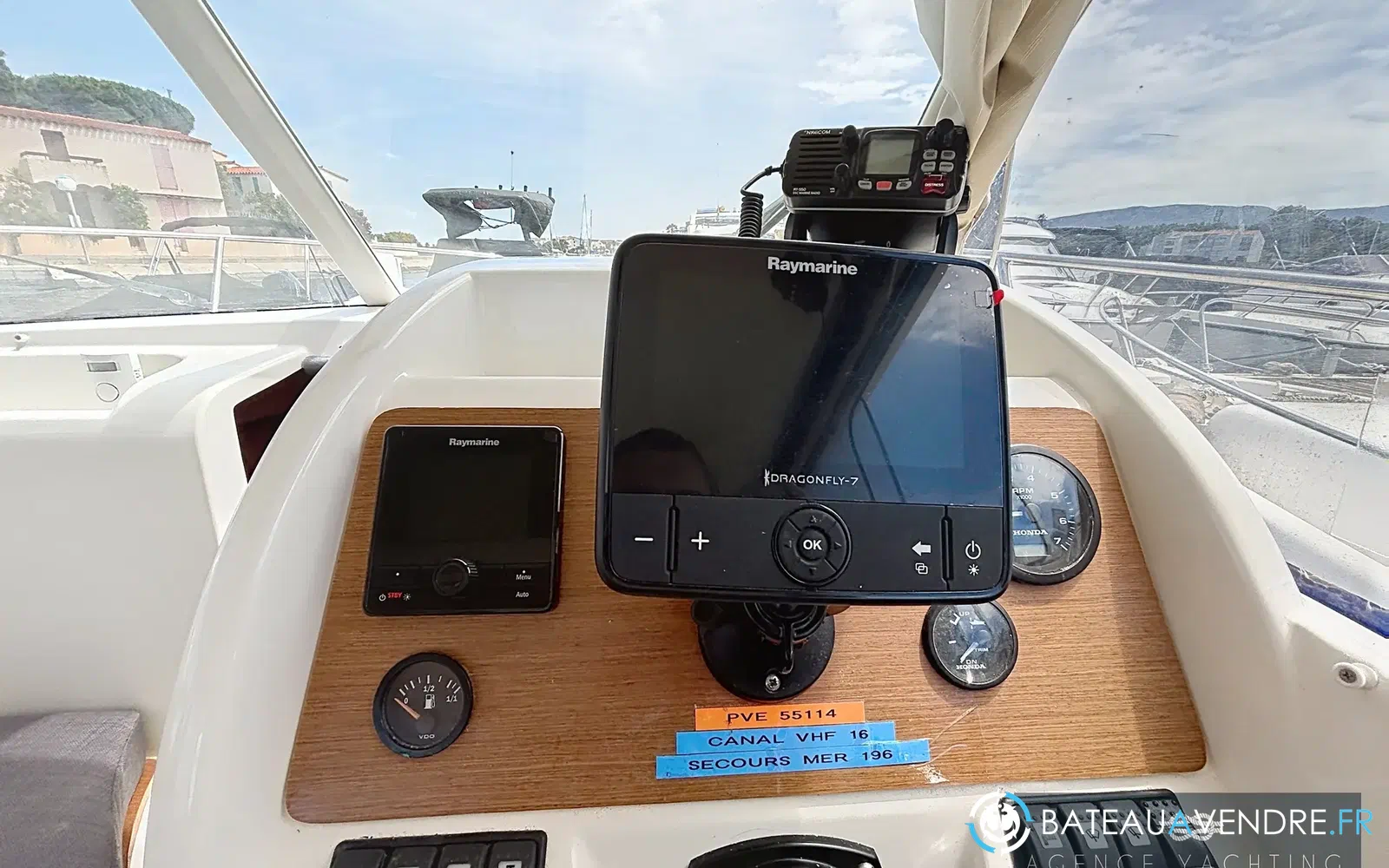 slider 5 Jeanneau Merry Fisher 725