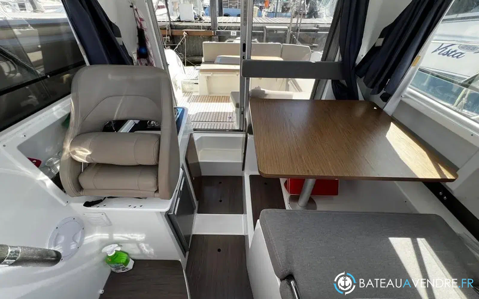 slider 12 Beneteau Antares 8