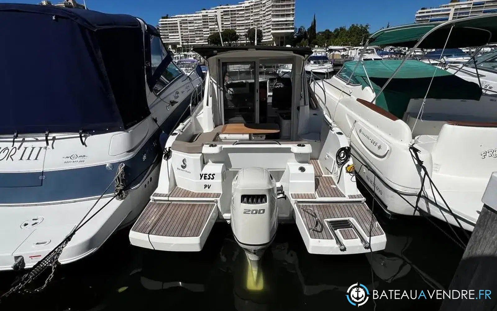 slider 2 Beneteau Antares 8