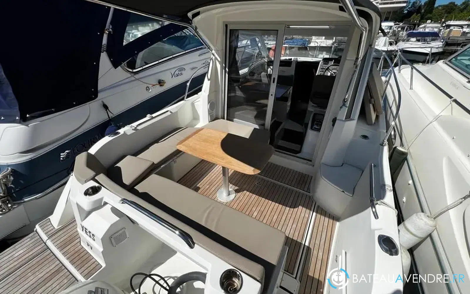 slider 3 Beneteau Antares 8