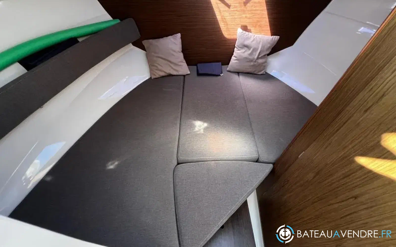 slider 8 Beneteau Antares 8