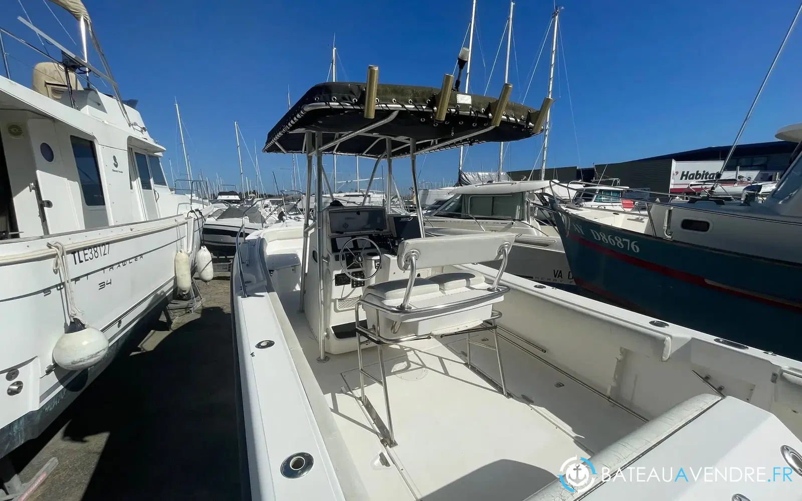 slider 4 Boston Whaler 260 Outrage