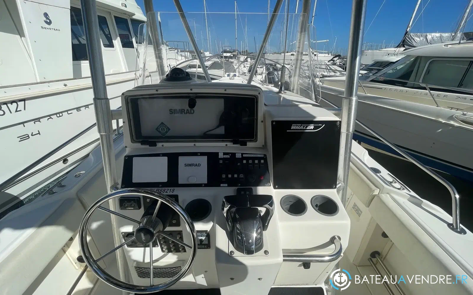 slider 7 Boston Whaler 260 Outrage