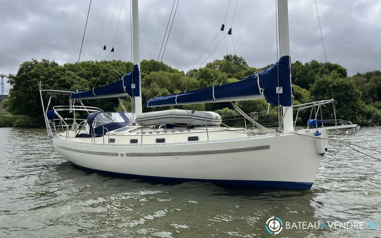 slider 0 Freedom Yachts Freedom 35