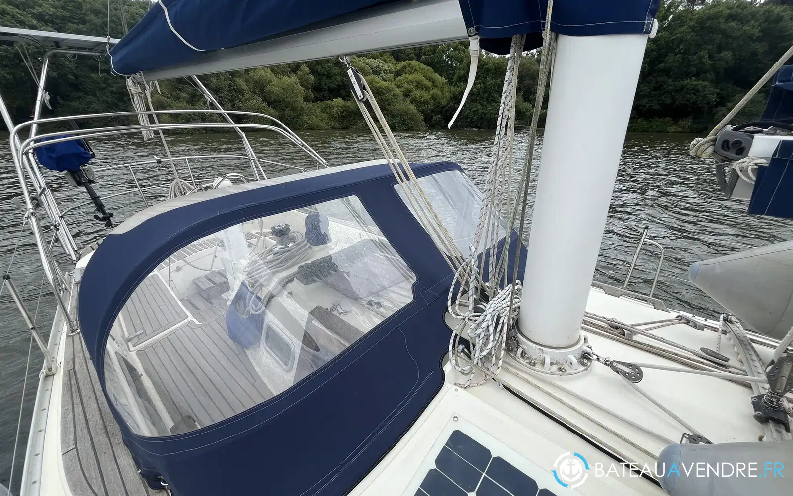 slider 9 Freedom Yachts Freedom 35