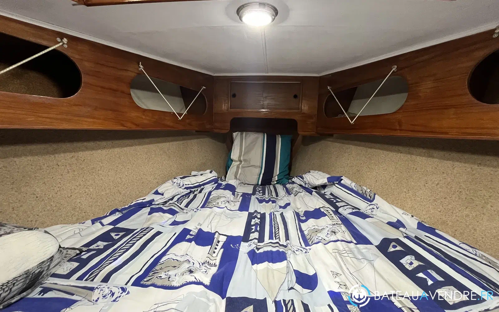 slider 12 Freedom Yachts Freedom 35