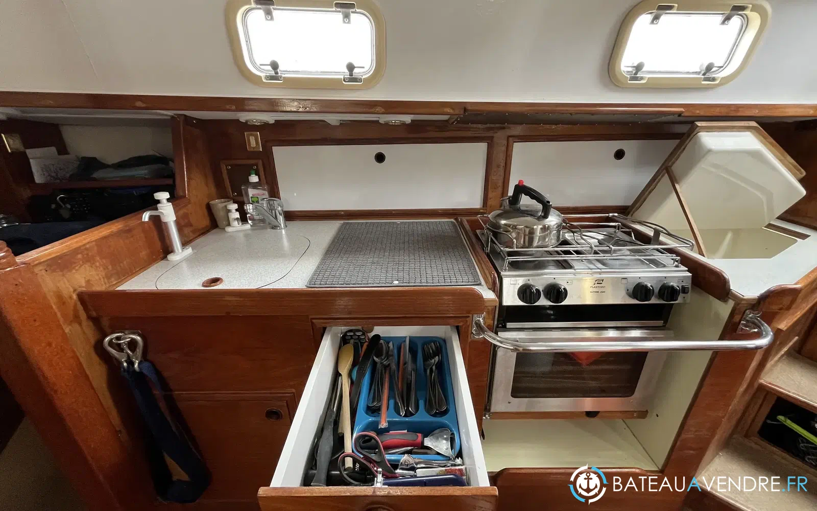slider 18 Freedom Yachts Freedom 35