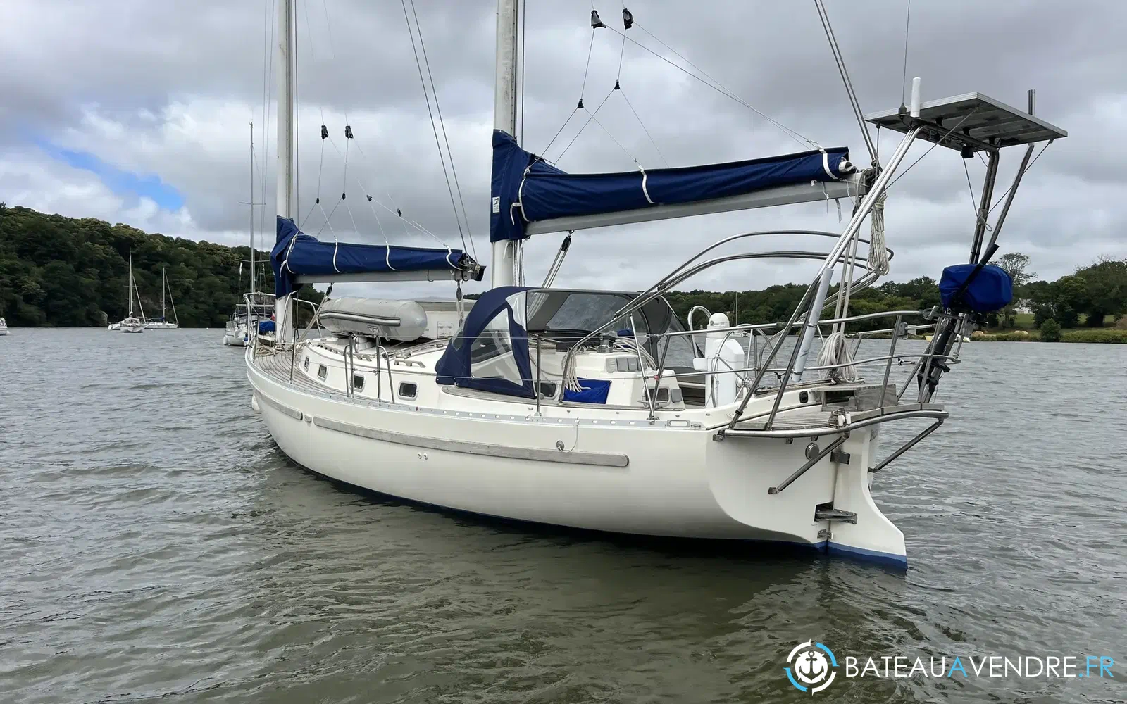 slider 4 Freedom Yachts Freedom 35