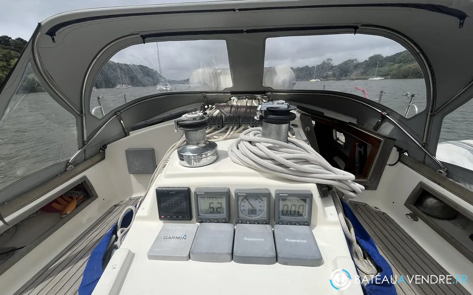 slider 6 Freedom Yachts Freedom 35