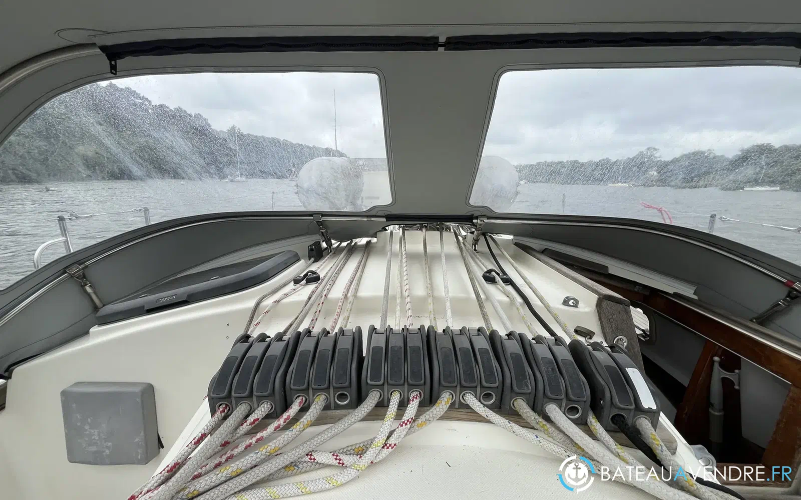 slider 7 Freedom Yachts Freedom 35