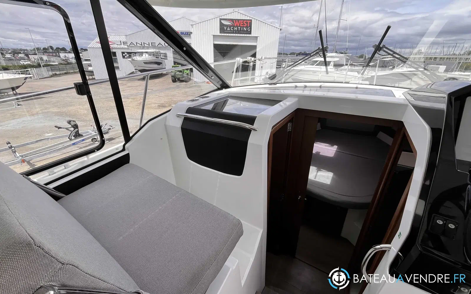 slider 10 Jeanneau Merry Fisher 895