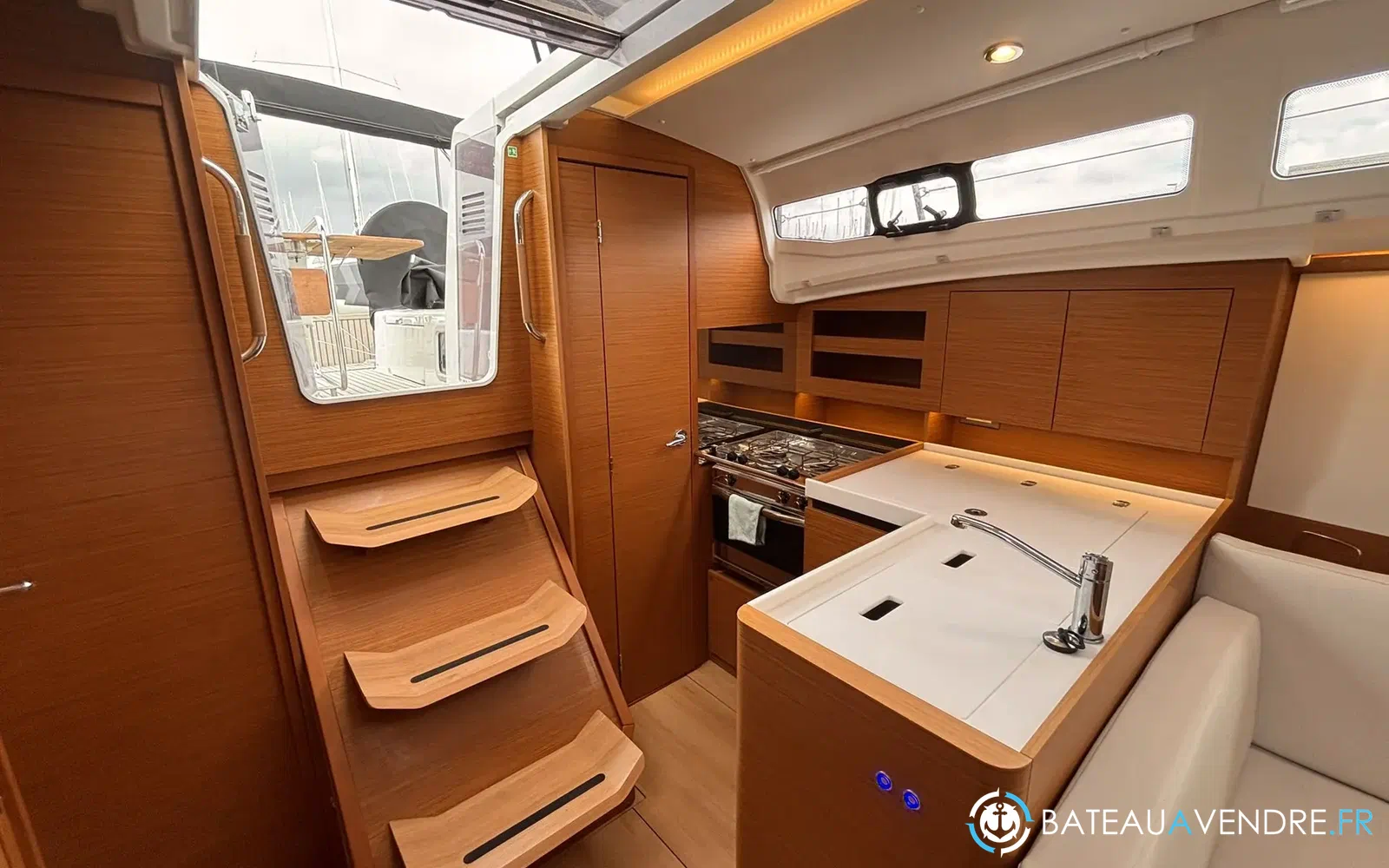 slider 9 Jeanneau Sun Odyssey 380