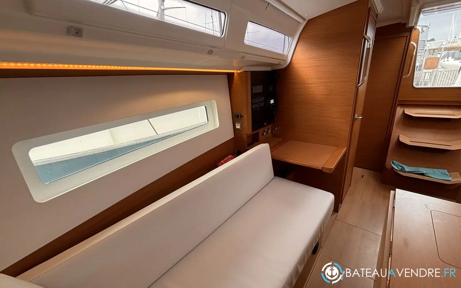 slider 16 Jeanneau Sun Odyssey 380