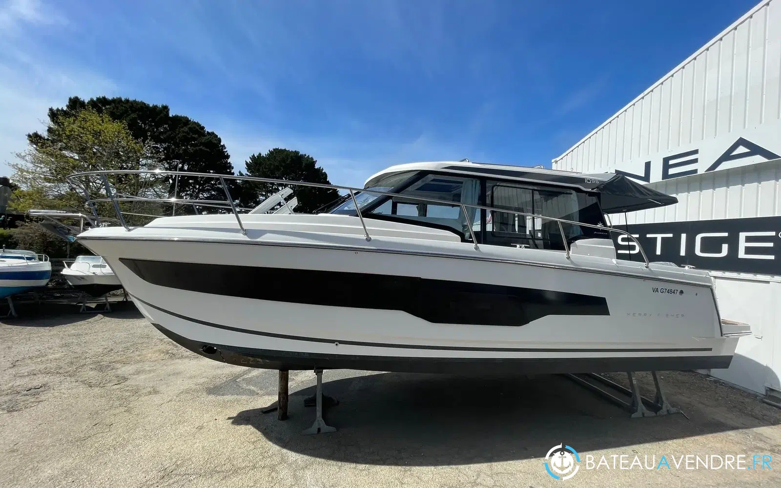 slider 0 Jeanneau Merry Fisher 1095 coupé